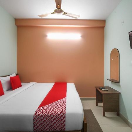 Oyo Modern Guest House Chennai Exterior foto