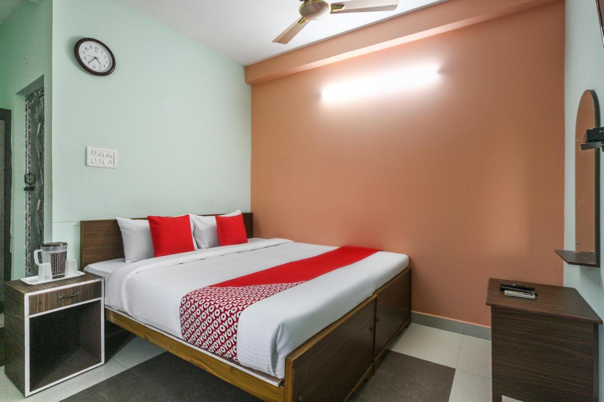 Oyo Modern Guest House Chennai Exterior foto